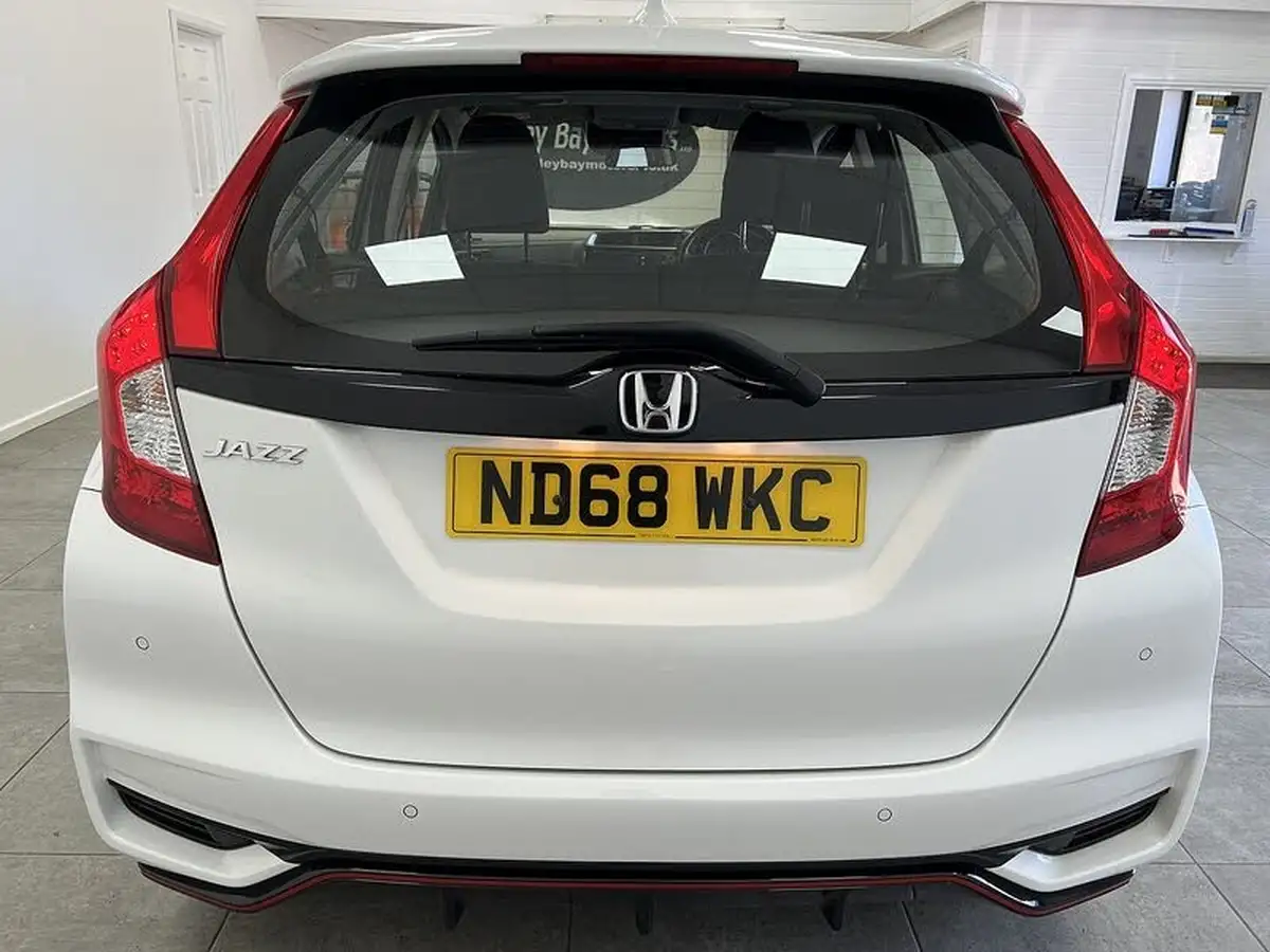 2018-honda-jazz-15-i-vtec-sport-big-3
