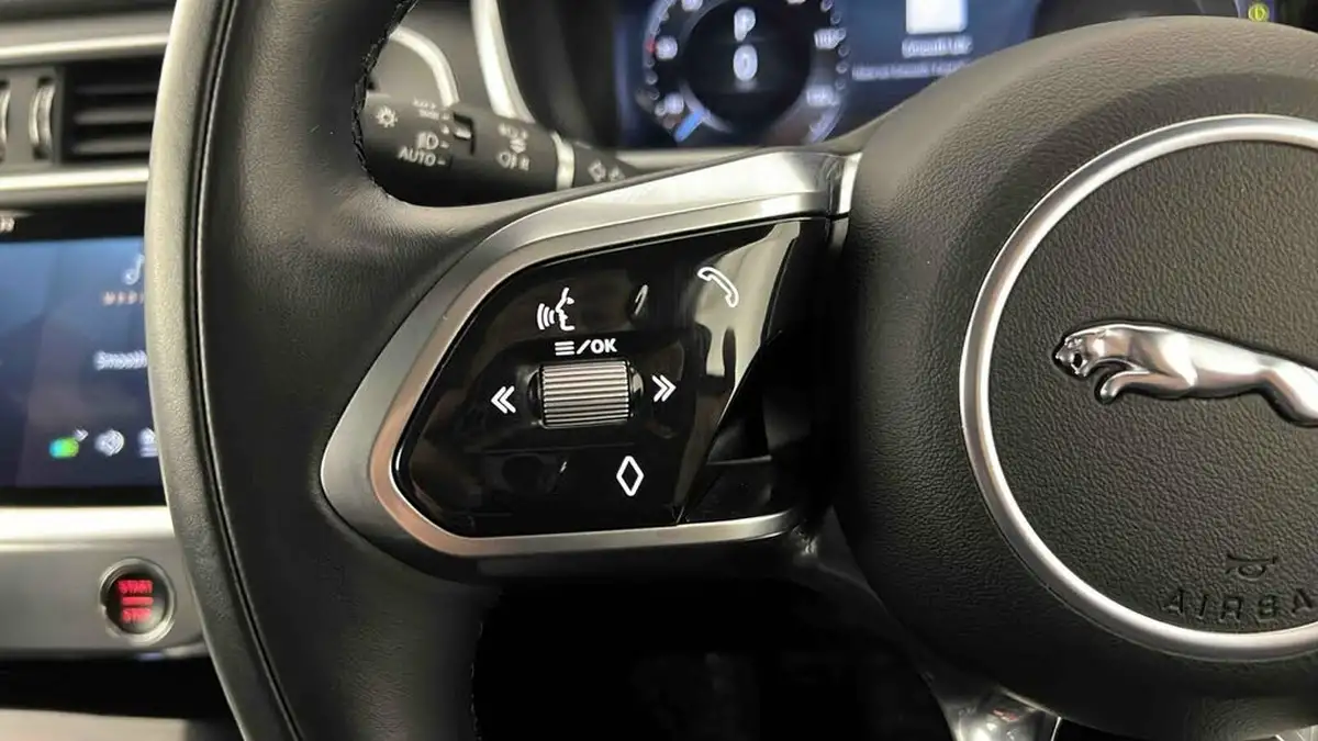 2023-jaguar-i-pace-ev400-hse-black-big-17