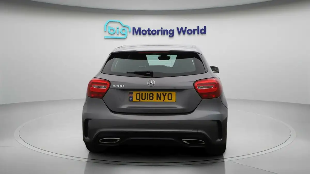 2018-mercedes-benz-a-class-16-a180-amg-line-ss-7g-dct-big-6