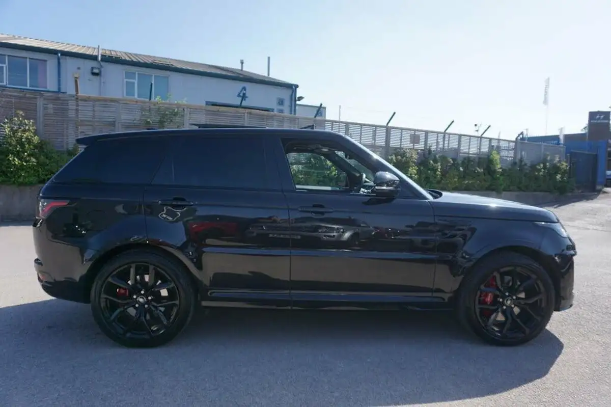 2021-land-rover-range-rover-sport-50-v8-p575-svr-big-11