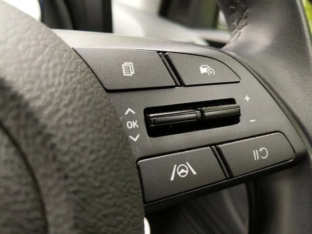 2024-hyundai-i20-10-t-gdi-advance-big-14