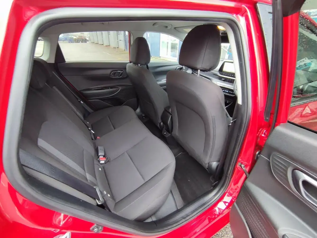 2024-hyundai-i20-10-t-gdi-premium-dct-big-18