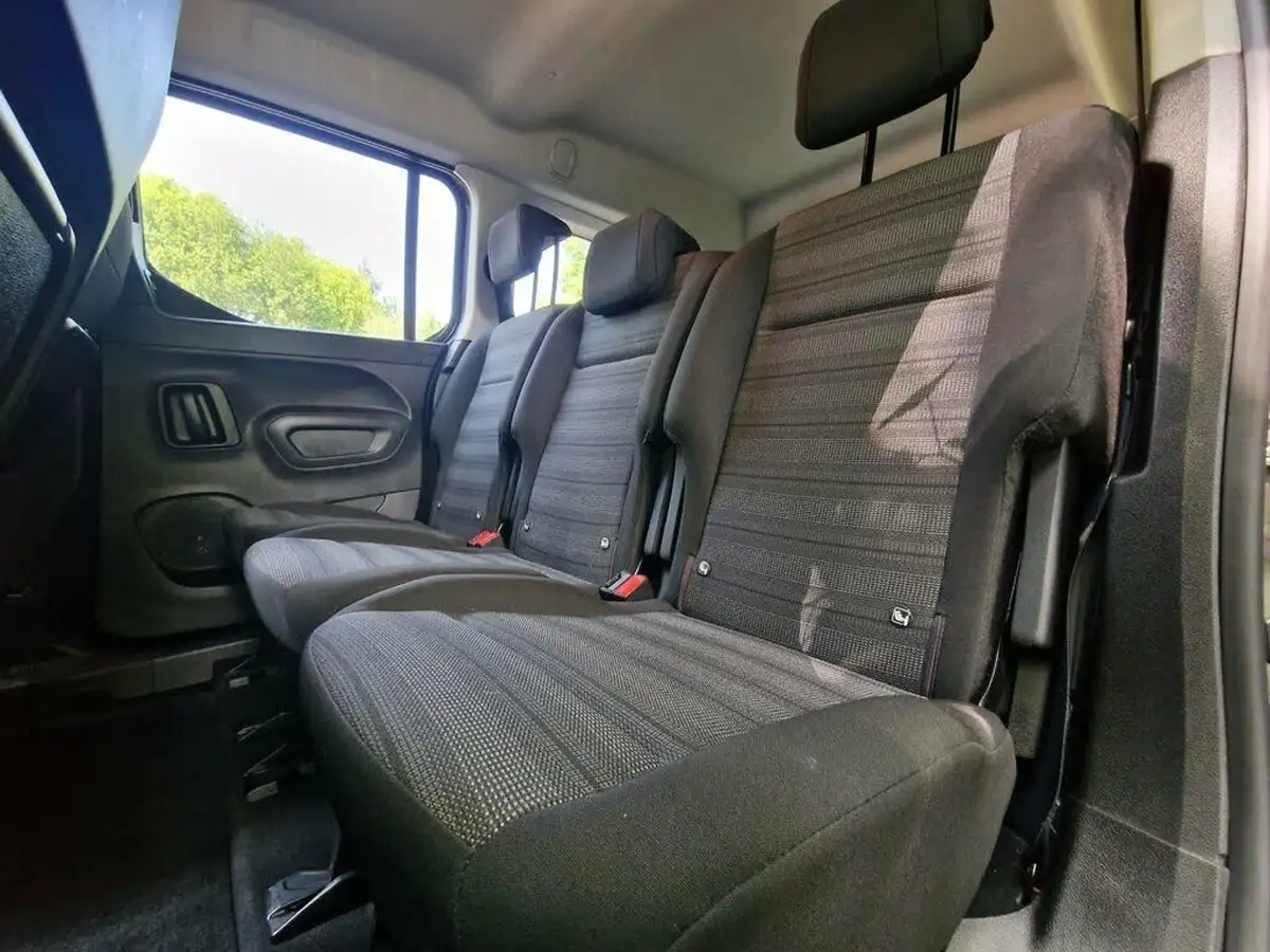 2023-vauxhall-combo-life-e-design-xl-big-43