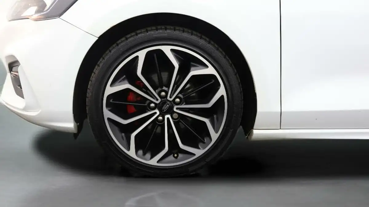 2019-ford-focus-10t-st-line-x-hatchback-big-17