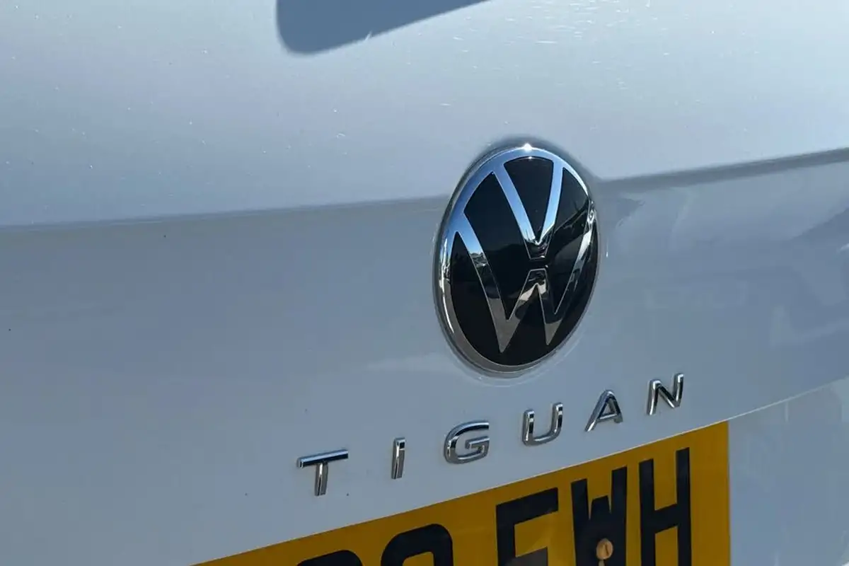 2023-volkswagen-tiguan-15-tsi-r-line-edition-big-30