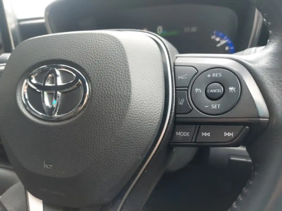 2022-toyota-corolla-18-vvt-i-icon-120bhp-trk-hatchback-5d-big-15