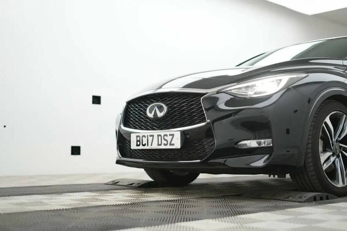 2017-infiniti-q30-22d-sport-awd-big-5