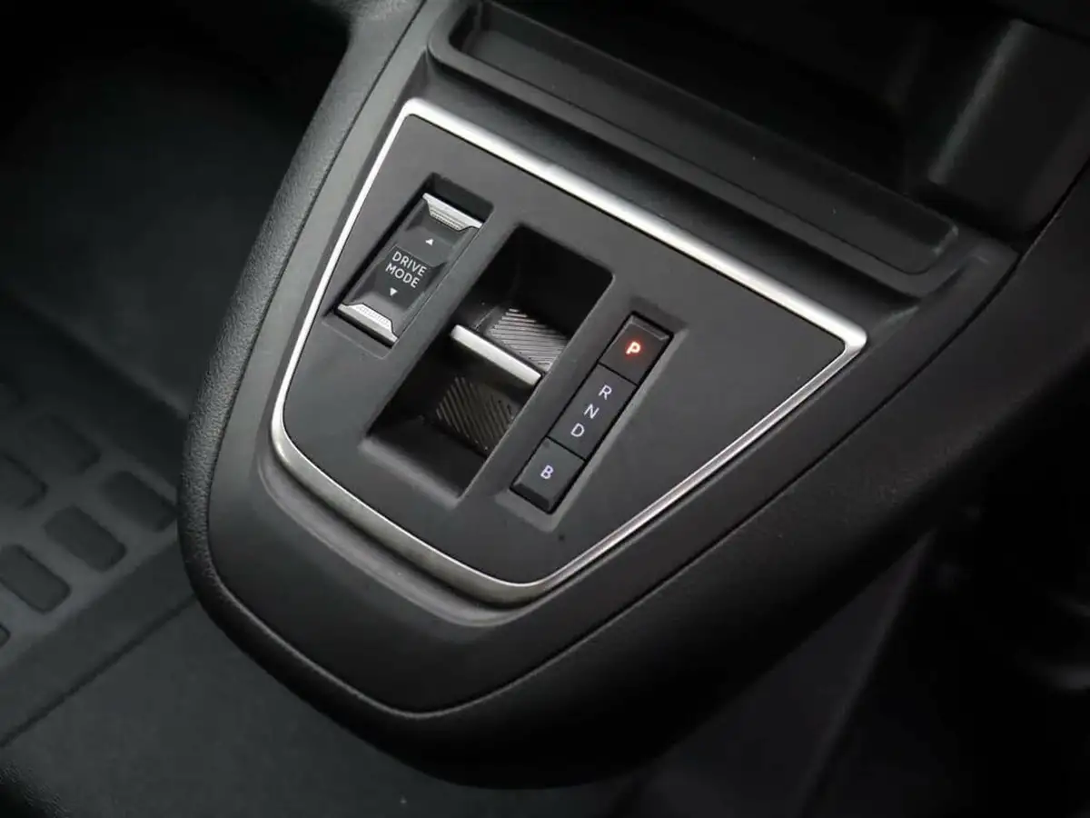 2023-vauxhall-vivaro-life-e-combi-l-big-36