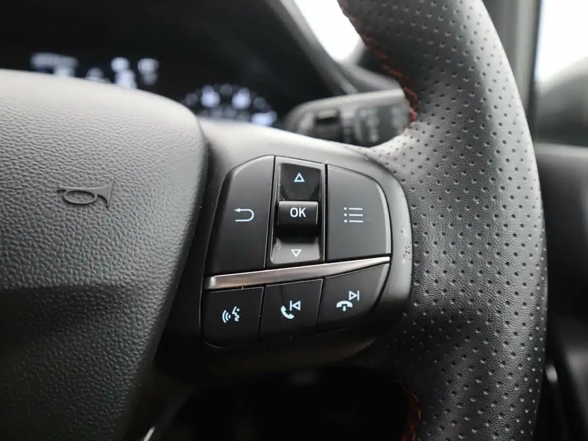 2022-ford-fiesta-10t-st-line-100ps-5d-big-35