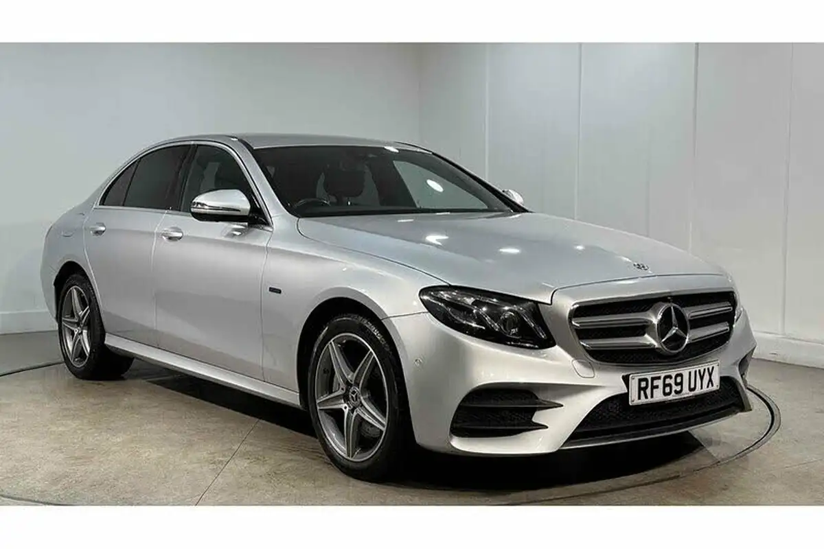 2020-mercedes-benz-e-class-20d-e300de-amg-line-premium-eq-power-saloon-4d-big-10