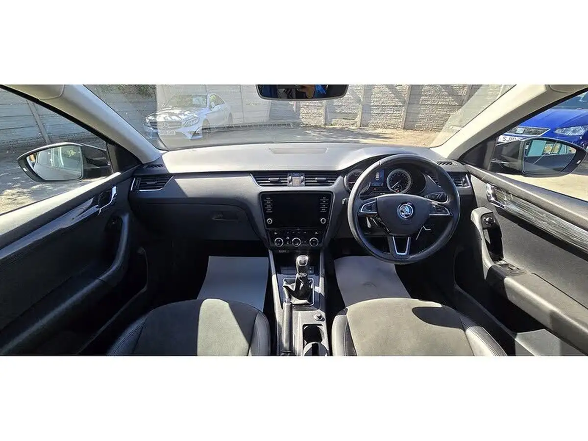 2020-skoda-octavia-16tdi-se-l-estate-big-8