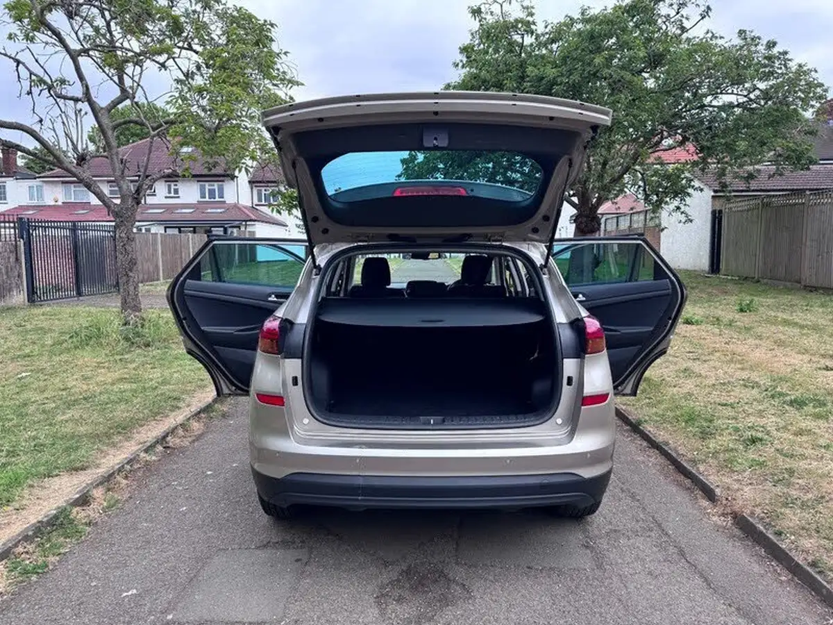 2018-hyundai-tucson-16-gdi-se-nav-big-46