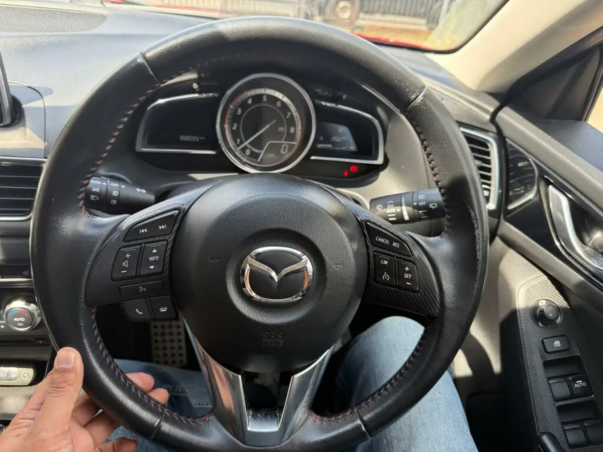 2014-mazda-mazda3-20-sport-nav-165ps-hatchback-5d-big-30