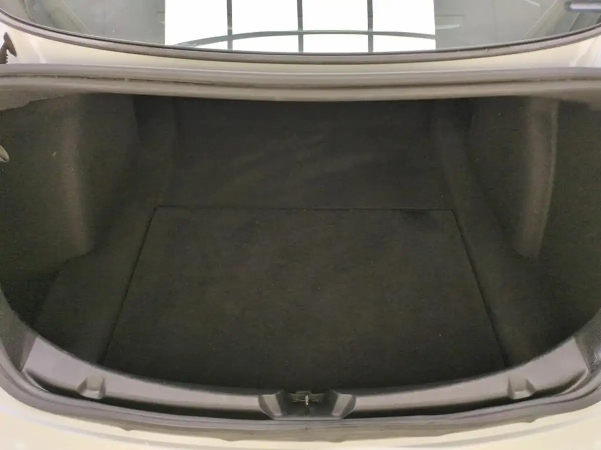 2021-tesla-model-3-e-long-range-awd-big-32