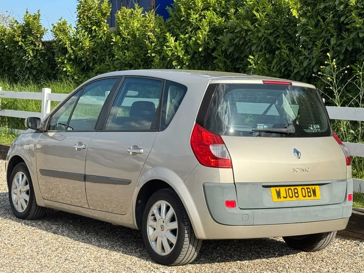 2008-renault-scenic-16-dynamique-big-10