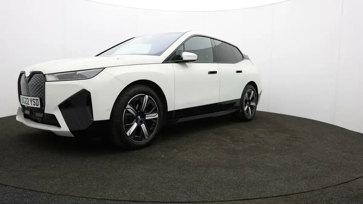 2022-bmw-ix-e-xdrive-40-m-sport-big-59