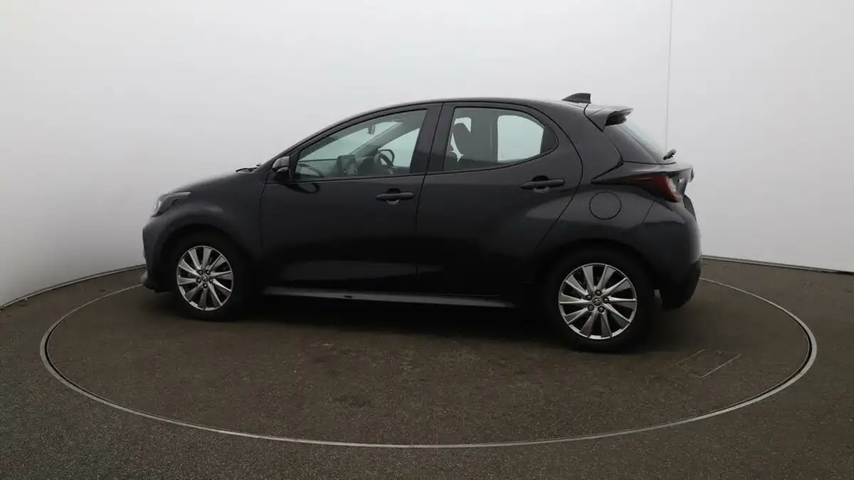 2023-toyota-yaris-15-vvt-i-icon-big-52
