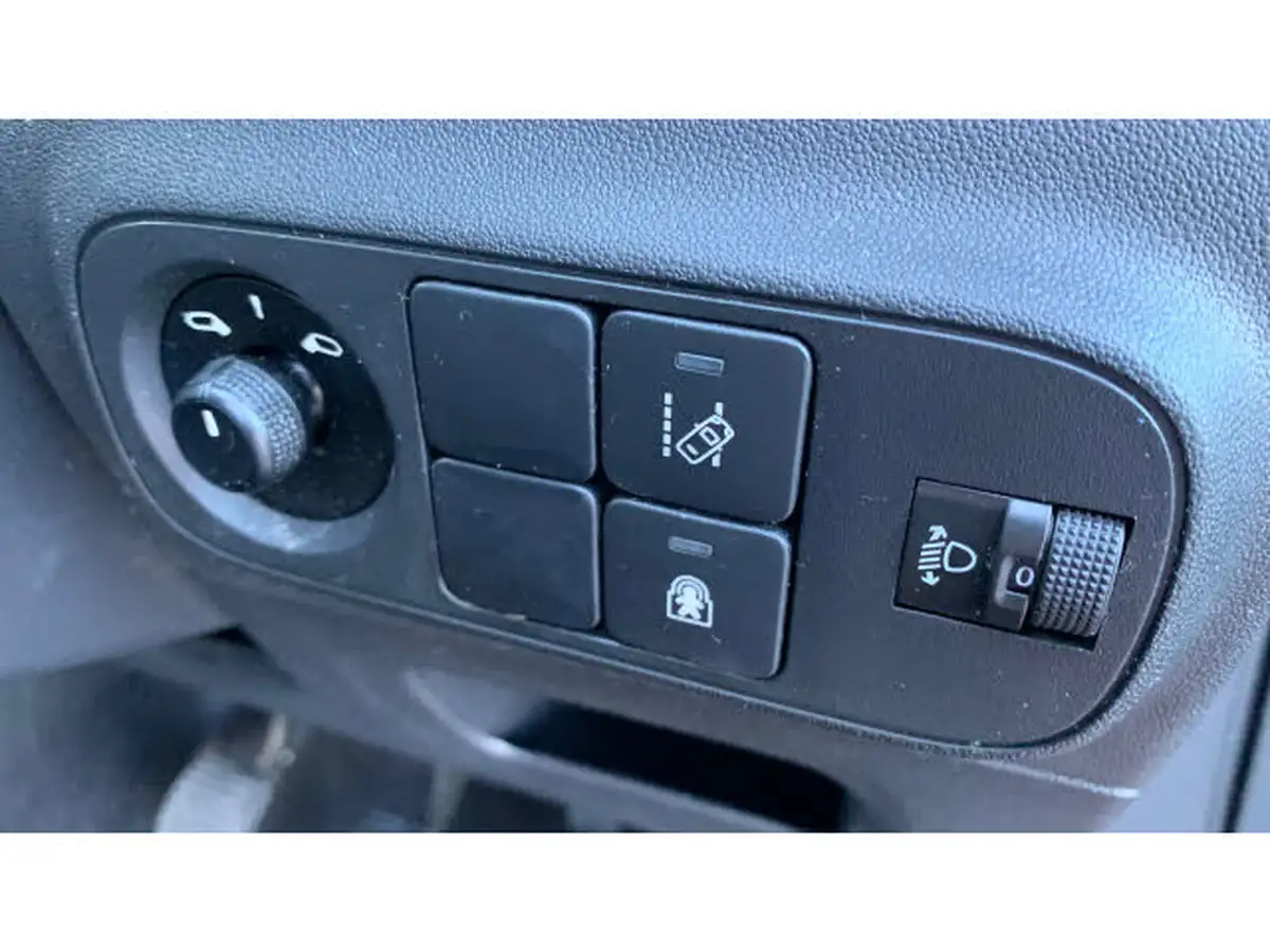 2017-citroen-c3-12-puretech-flair-82ps-big-31