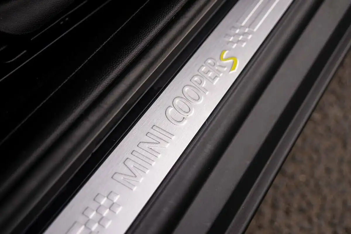 2020-mini-cooper-e-cooper-s-2-big-25