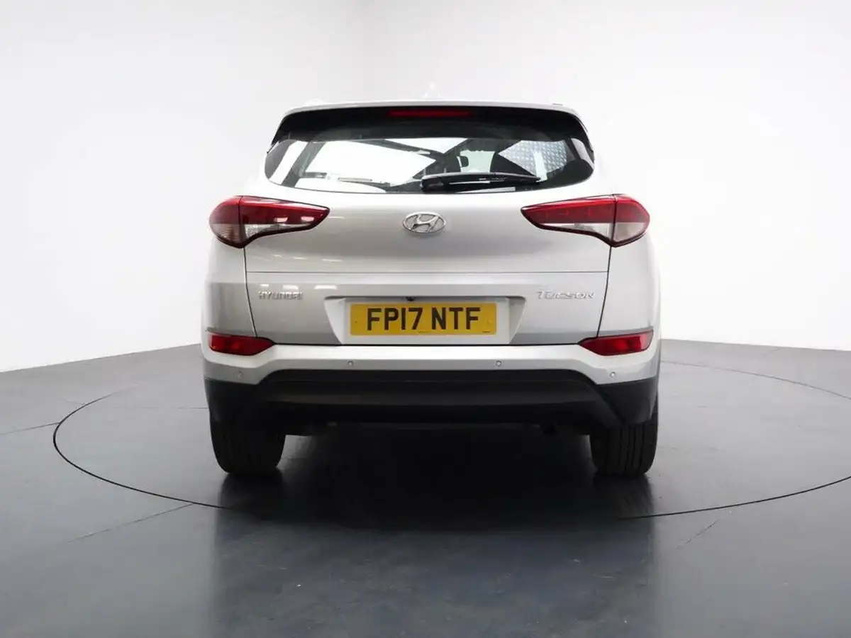 2017-hyundai-tucson-17crdi-blue-drive-se-nav-141ps-dct-big-10