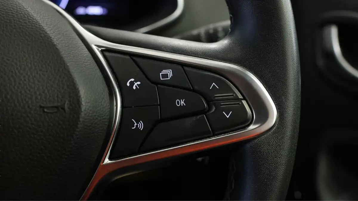 2021-renault-zoe-e-riviera-limited-edition-big-22