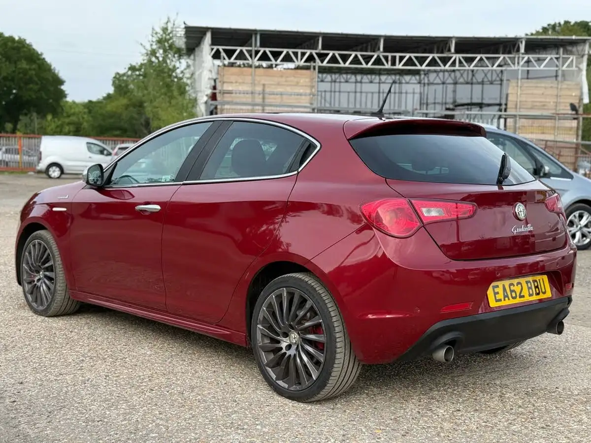 2012-alfa-romeo-giulietta-20td-sportiva-170bhp-big-7