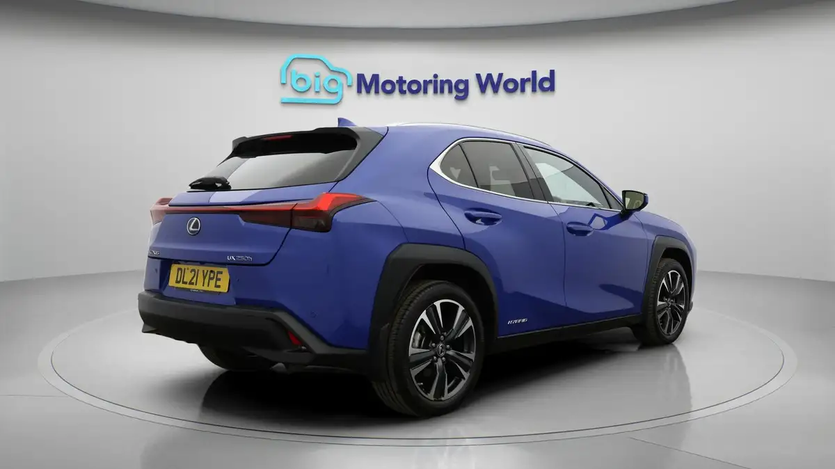 2021-lexus-ux-250h-20-takumi-big-6