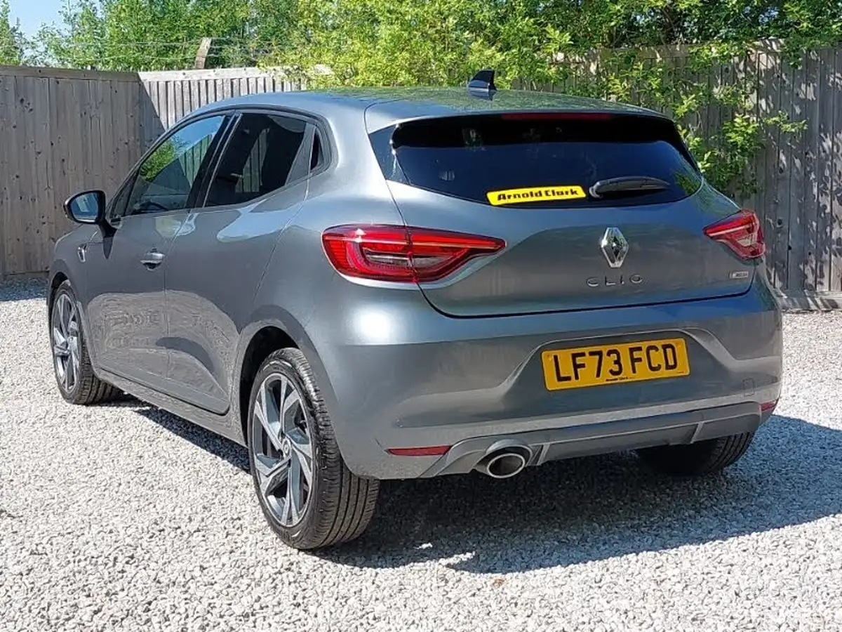 2023-renault-clio-10-tce-rs-line-big-1