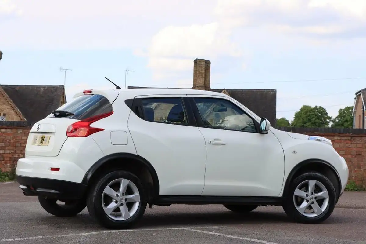 2013-nissan-juke-16-visia-16v-big-11