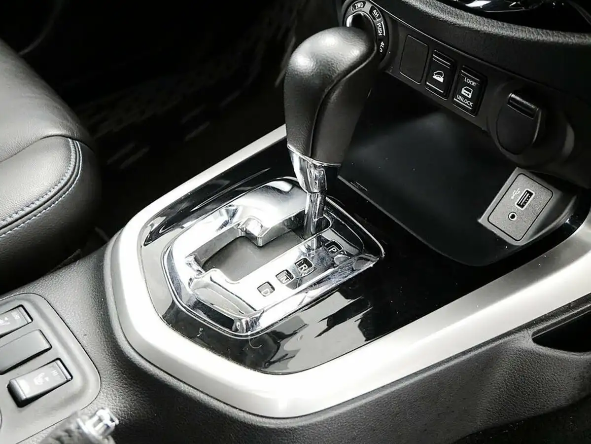2021-nissan-navara-23dci-tt-n-guard-8-navileathersunroof-auto-big-25