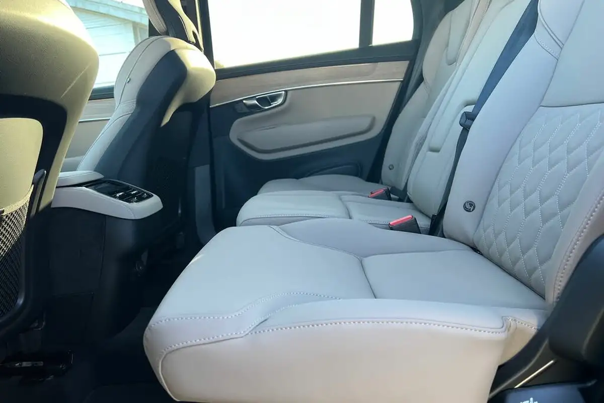 2025-volvo-xc90-20-b5-plus-big-16