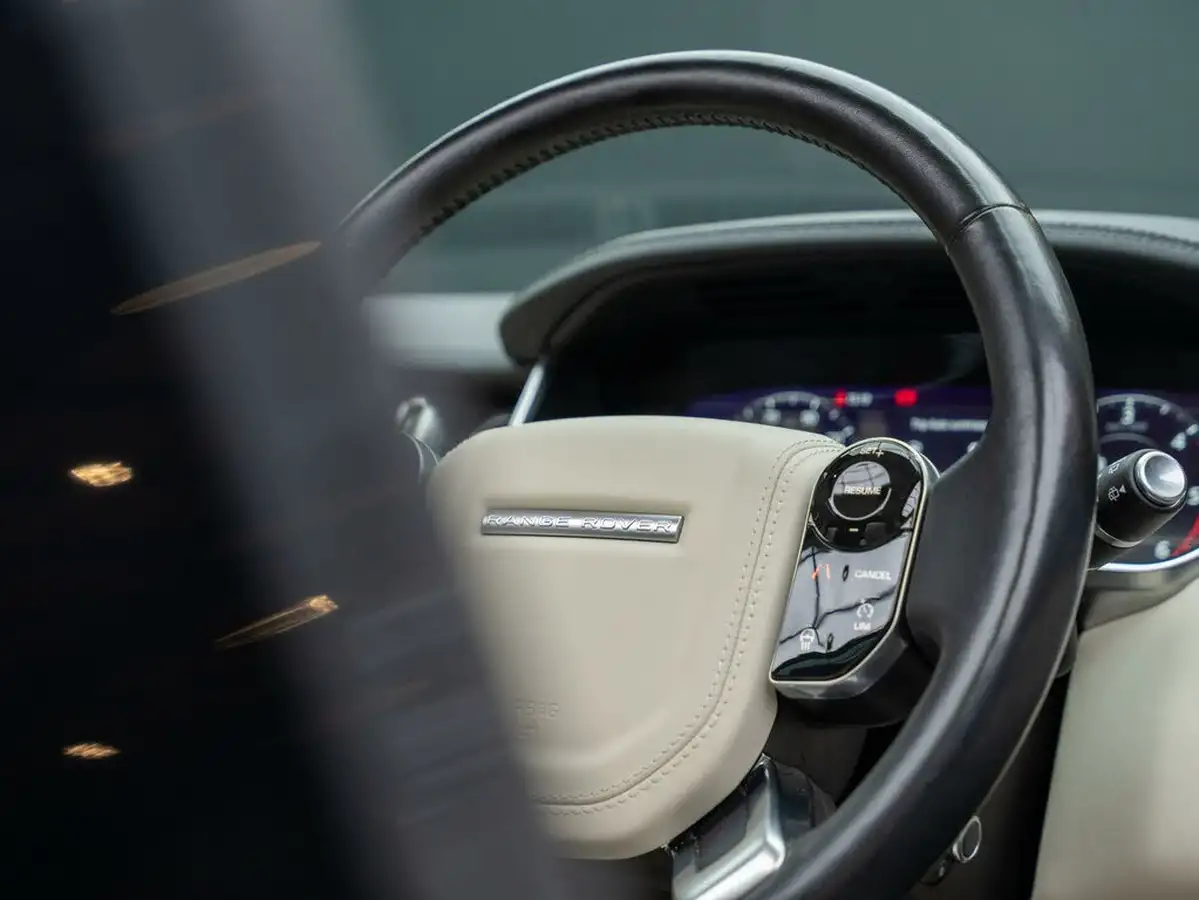 2021-land-rover-range-rover-30-d300-westminster-big-31