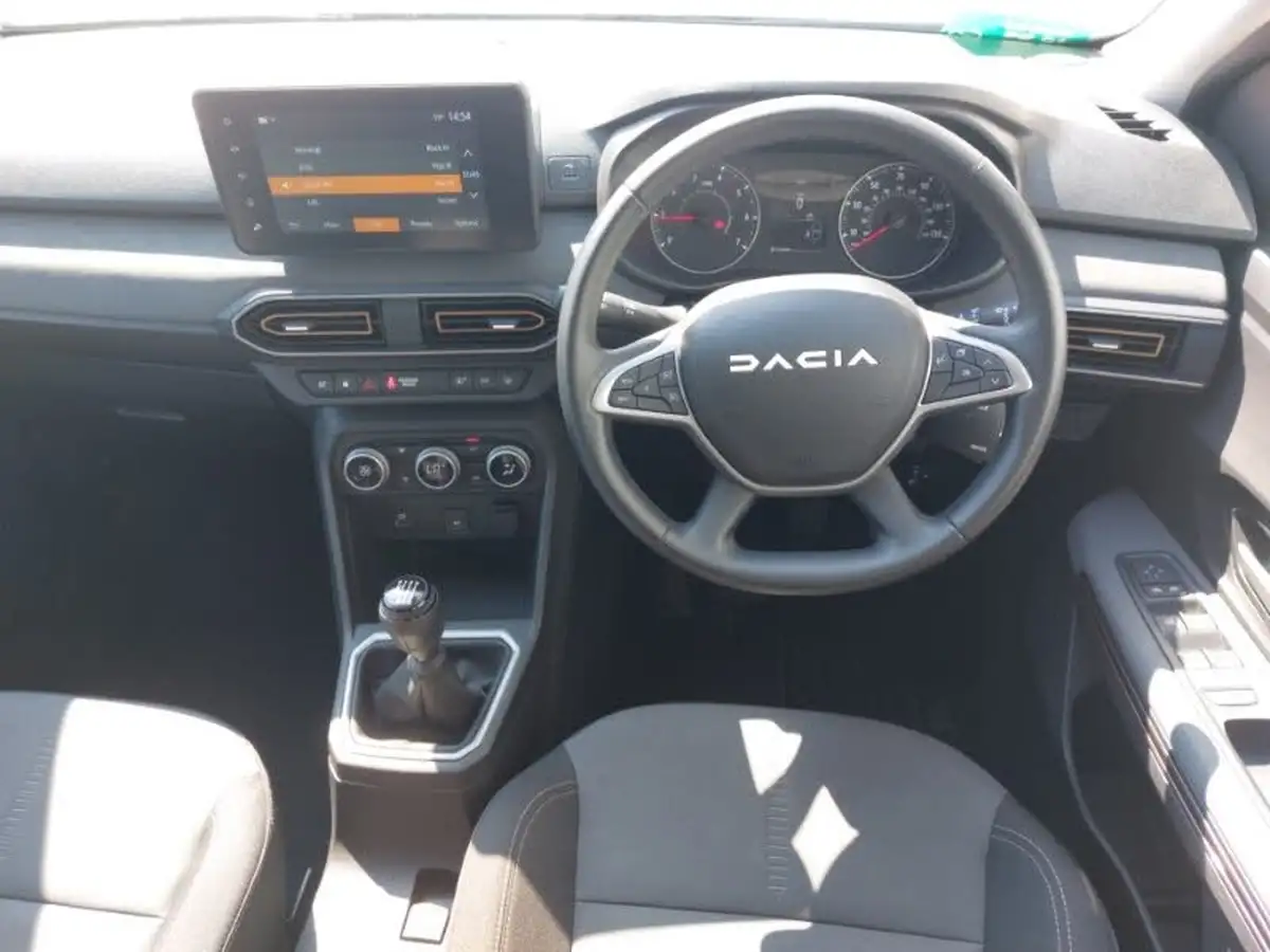 2024-dacia-sandero-stepway-10-tce-extreme-90bhp-big-6