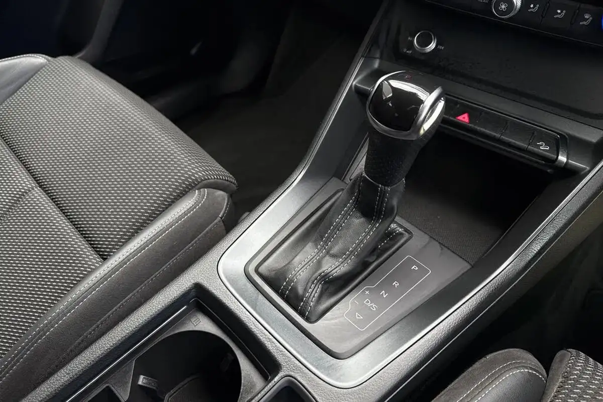 2019-audi-q3-20-40-tfsi-s-line-big-22