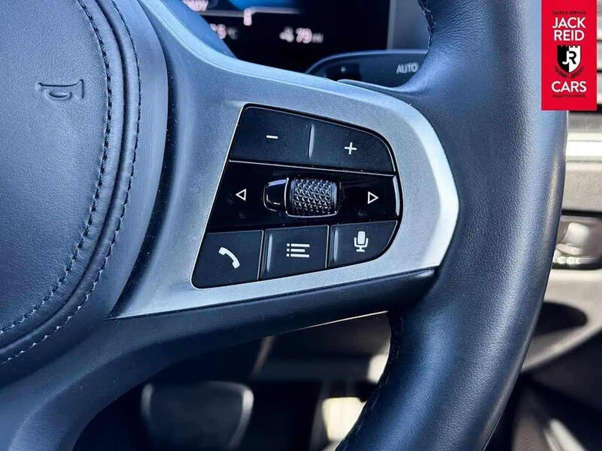 2022-bmw-i4-e-edrive40-m-sport-big-13