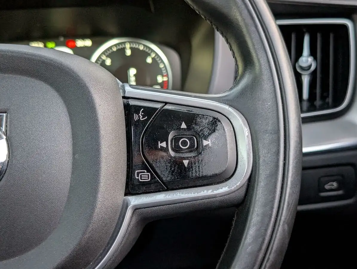 2017-volvo-xc60-20td-d5-inscription-pro-powerpulse-big-46