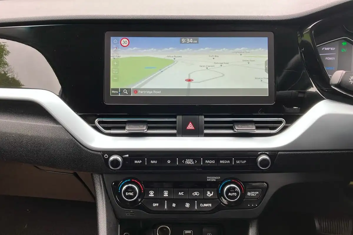 2022-kia-niro-16-gdi-3-156kwh-big-24