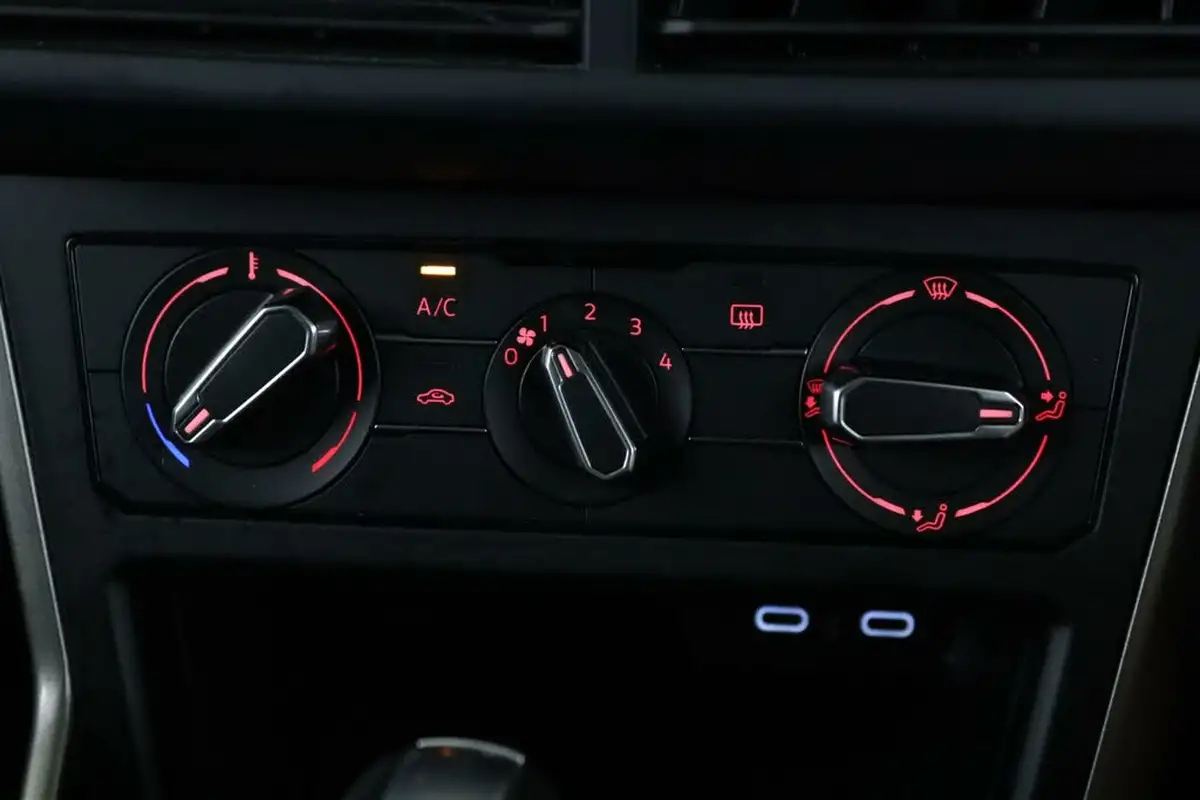 2021-volkswagen-polo-10-tsi-match-dsg-big-21