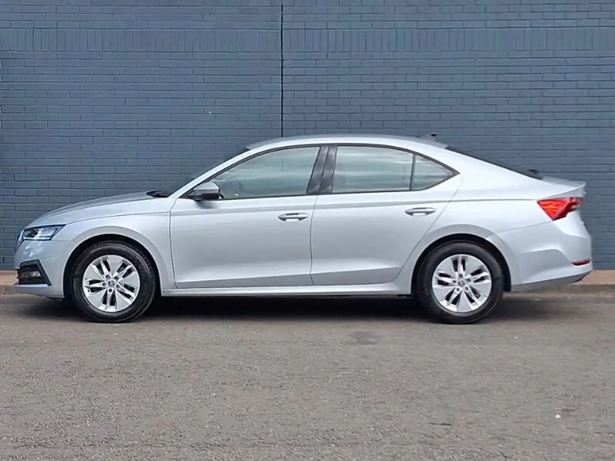 2021-skoda-octavia-10-tsi-e-tec-se-hatchback-big-3