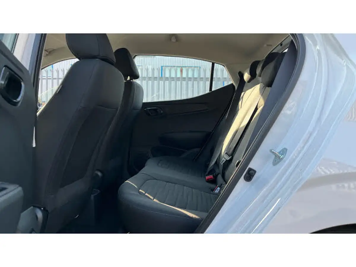 2024-hyundai-i10-12-advance-79ps-big-15