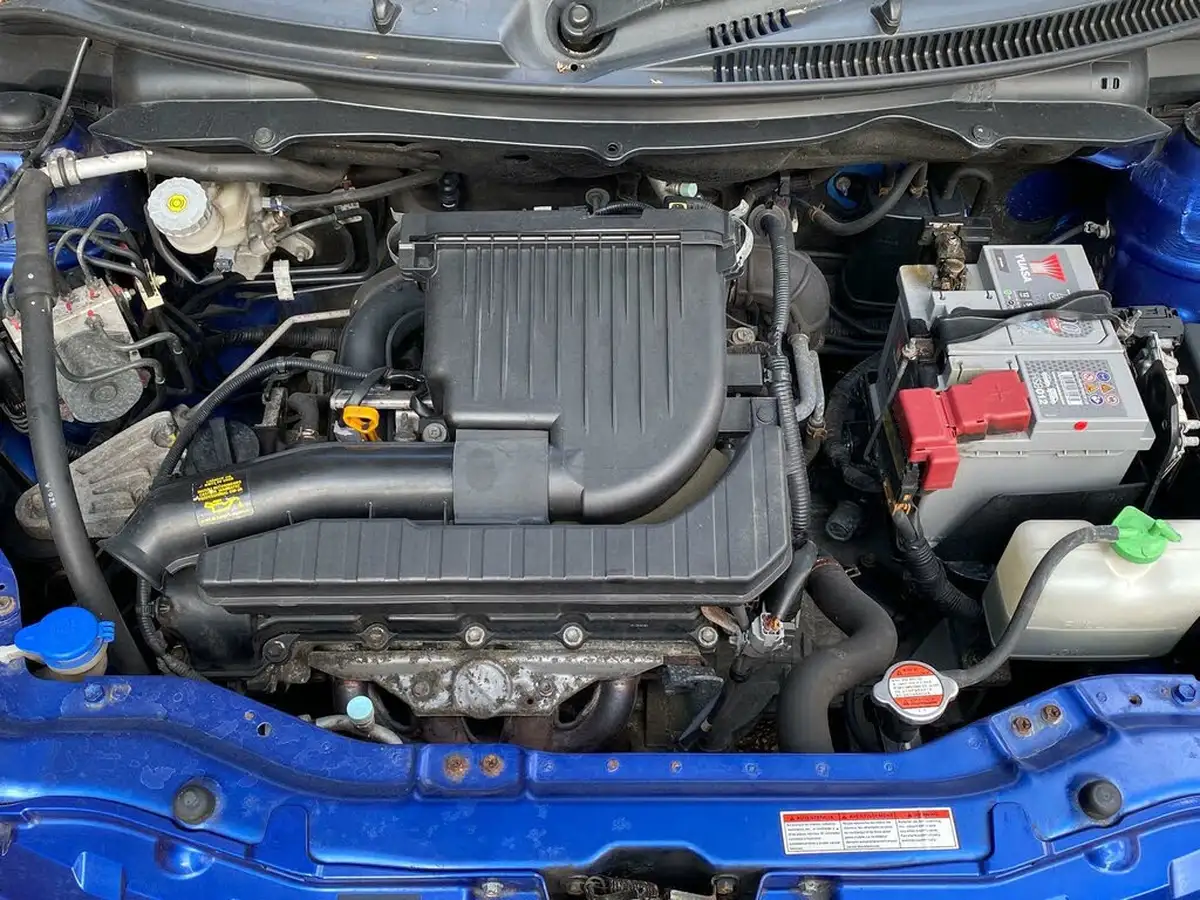 2014-suzuki-swift-12-sz-l-5d-big-48