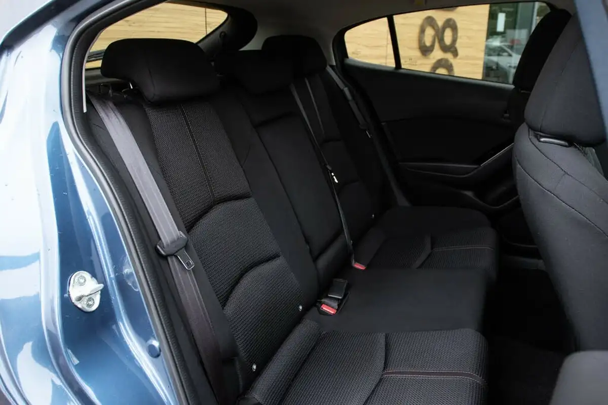 2018-mazda-mazda3-20-sport-nav-120ps-hatchback-5d-big-32
