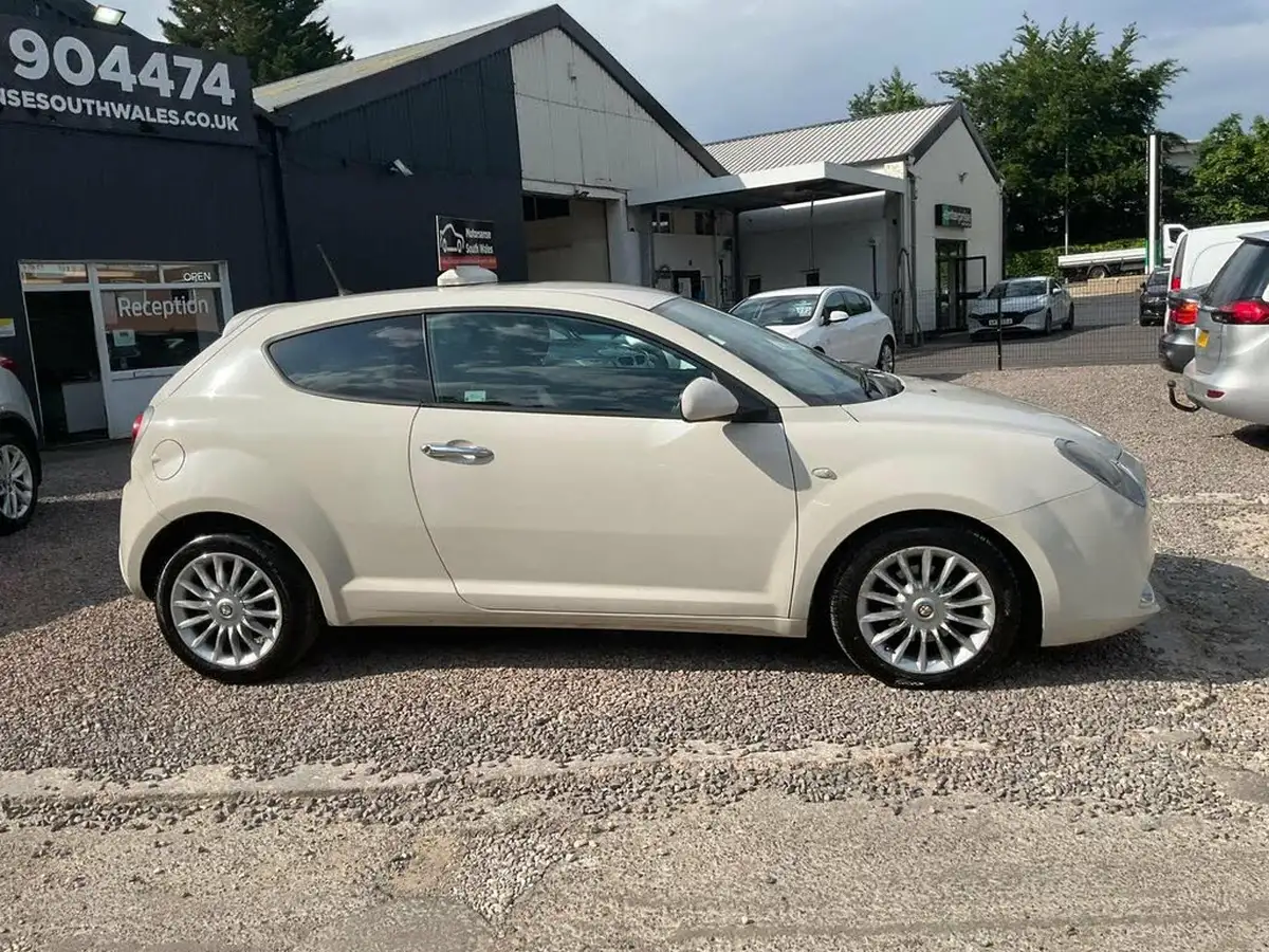 2014-alfa-romeo-mito-13jtdm-2-sprint-big-49