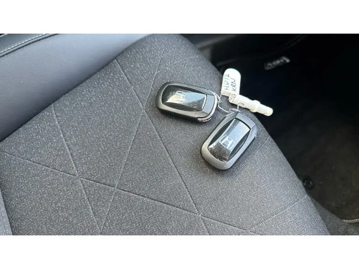 2022-honda-hr-v-15-i-mmd-advance-big-39