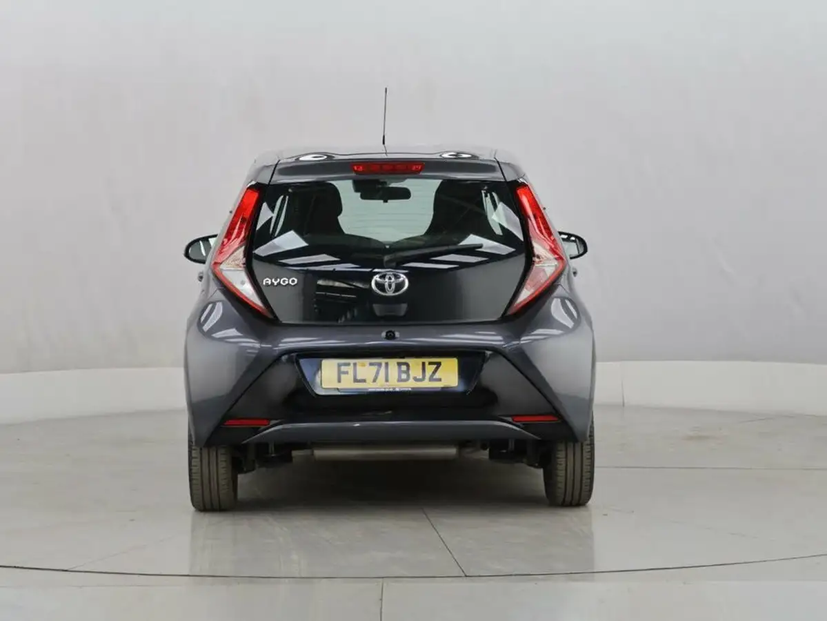 2021-toyota-aygo-10-vvt-i-x-play-tss-big-9