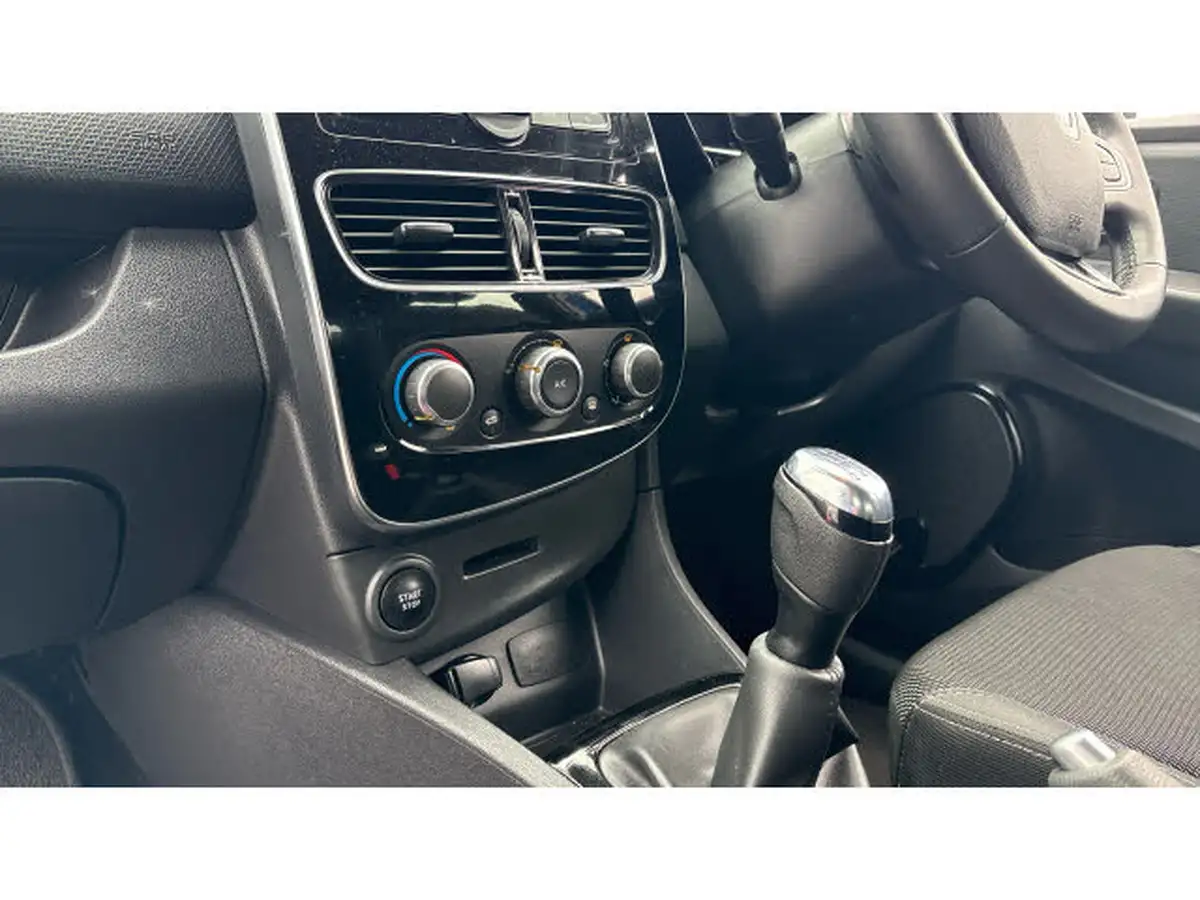 2018-renault-clio-09-tce-play-90ps-big-12