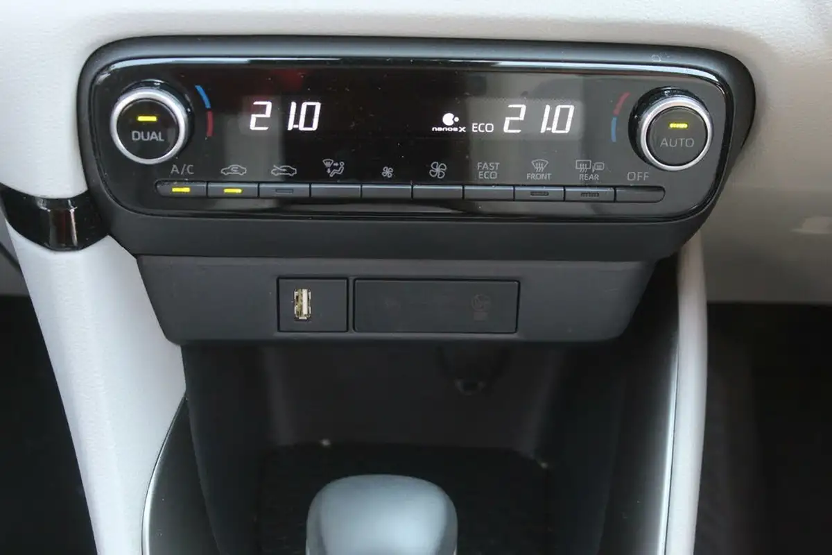 2022-toyota-yaris-cross-15-vvt-i-excel-city-packpan-roof-big-4