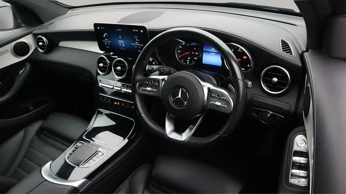 2022-mercedes-benz-glc-class-20d-glc220d-amg-line-195ps-station-wagon-5d-1950cc-4matic-plus-big-9
