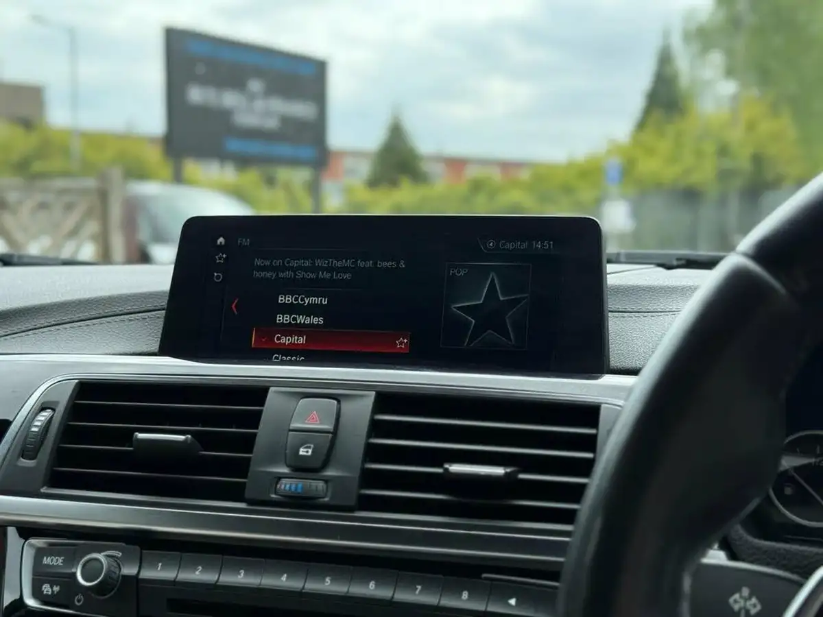 2018-bmw-3-series-20-330e-m-sport-shadow-edition-big-28