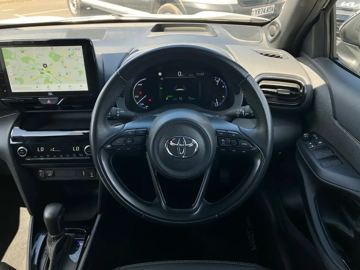2021-toyota-yaris-cross-15-vvt-i-premiere-edition-awd-i-big-16
